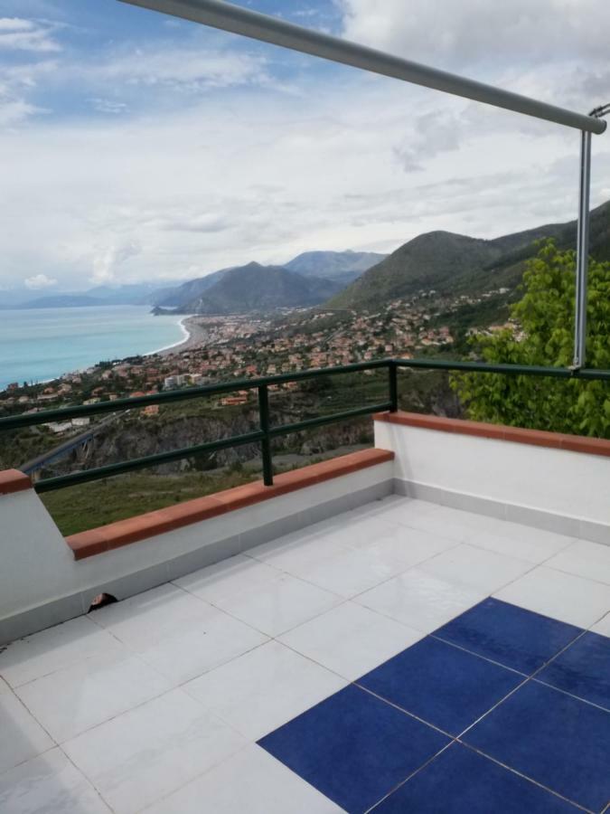 הוילה סן ניקולה ארצ'לה La Terrazza Sull Isola Di Dino מראה חיצוני תמונה